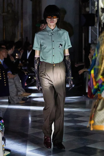 Look 30